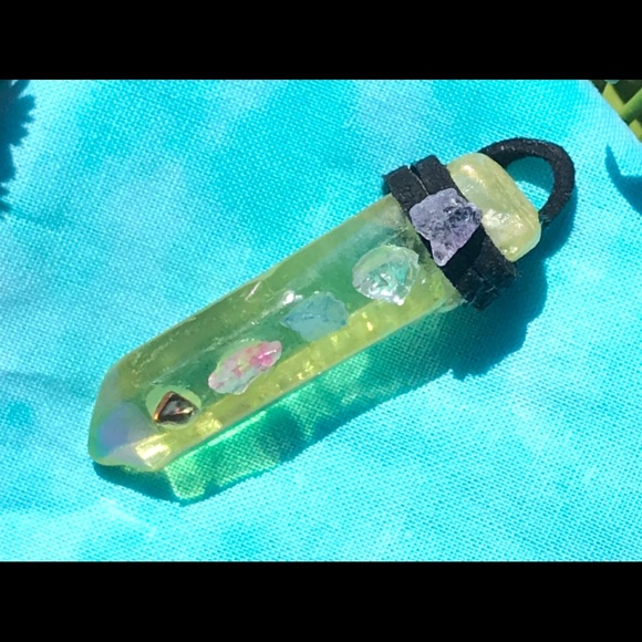 Quartz yellow sheer crystal - Picture 2 of 4